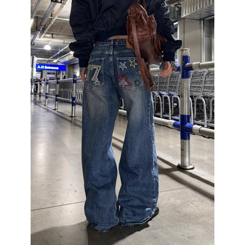 Women's jeans with star and letter appliqué, relaxed fit